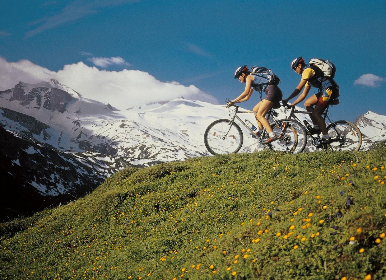 Mountainview Lodge - Chalet Im Zillertal Direkt Am 5 Sterne Campingplatz Aufenfeld Mit Hallenbad Und Sauna Aschau Im Zillertal 외부 사진